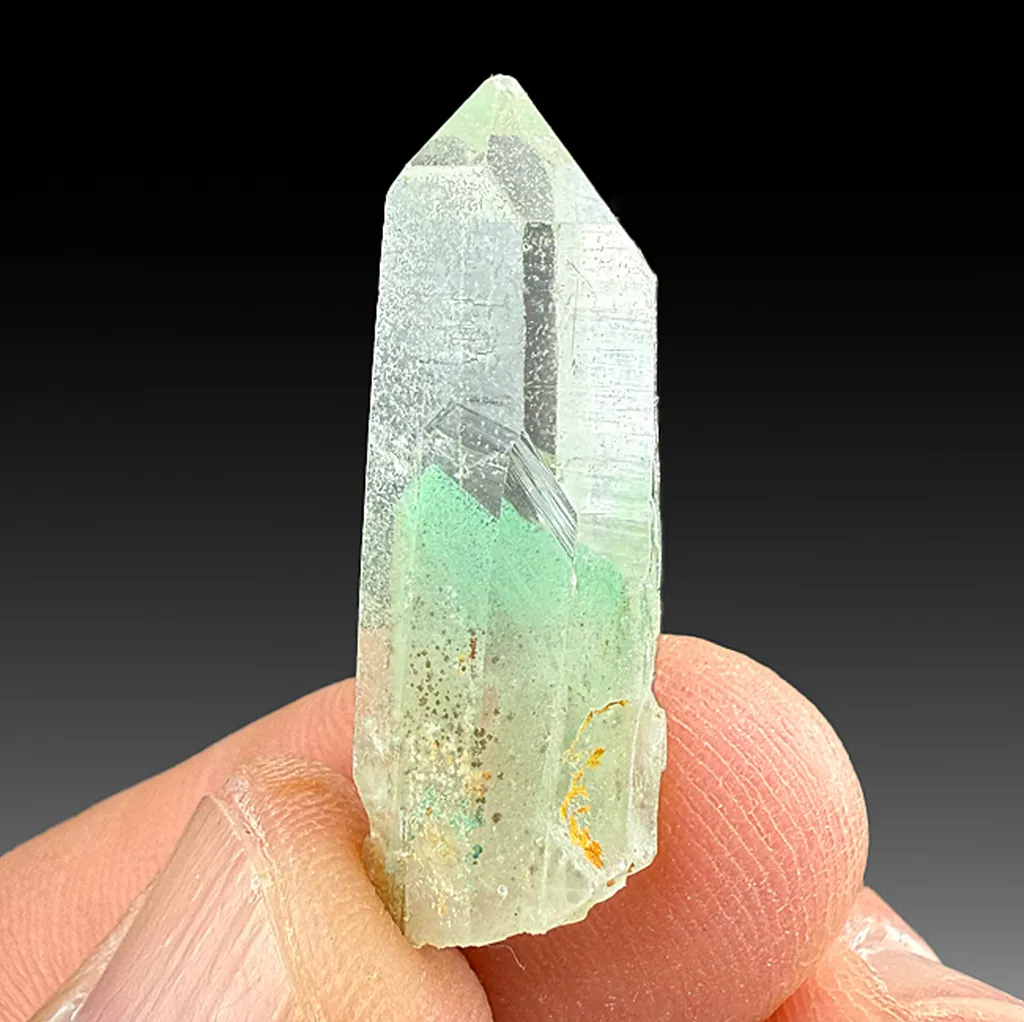 Quartz with Fuchsite image