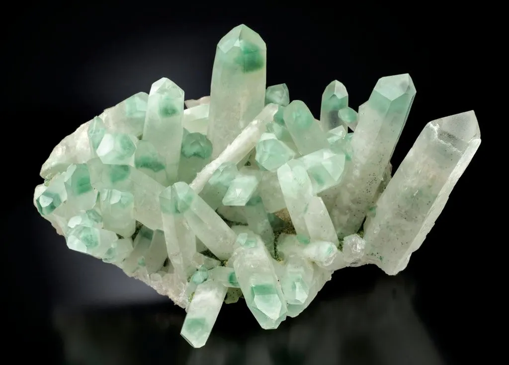 Quartz with Fuchsite image