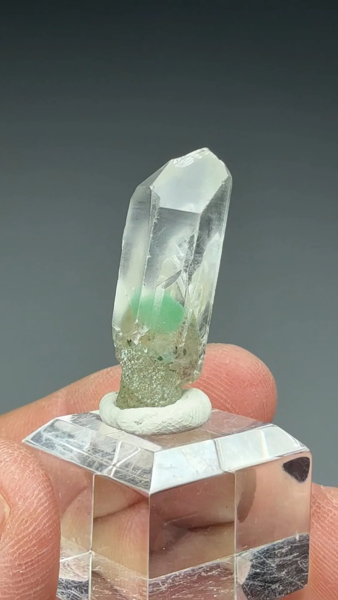 Quartz with Fuchsite - image 2