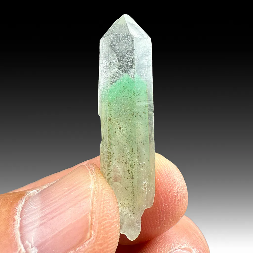 Quartz with Fuchsite image