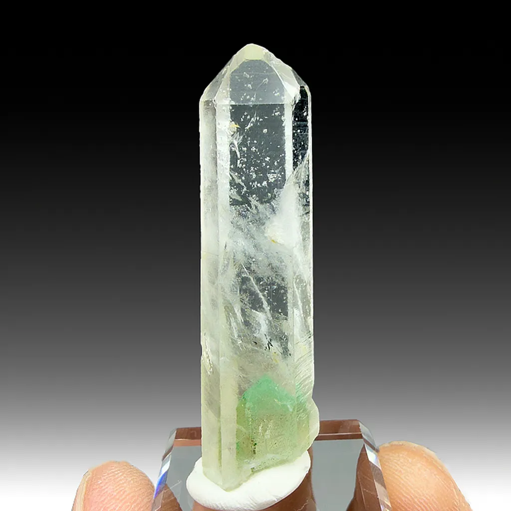 Quartz with Fuchsite image