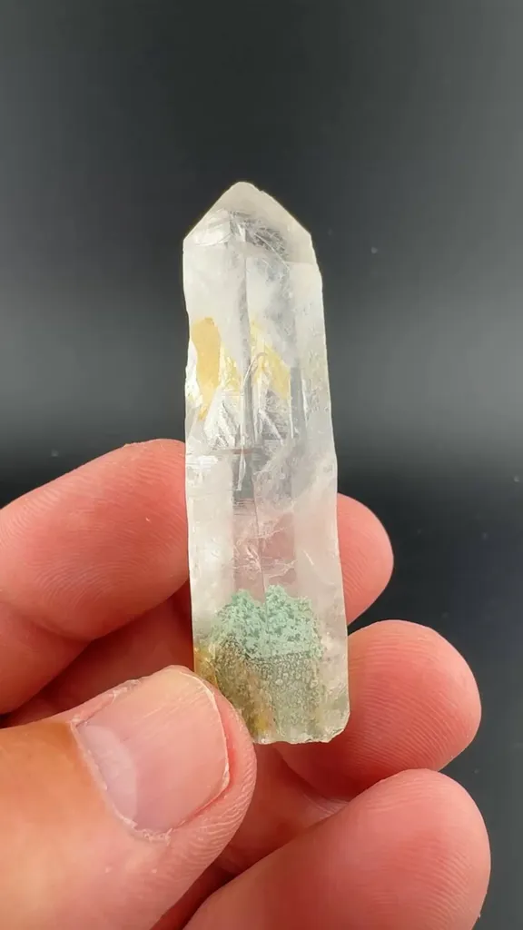 Quartz with Fuchsite image