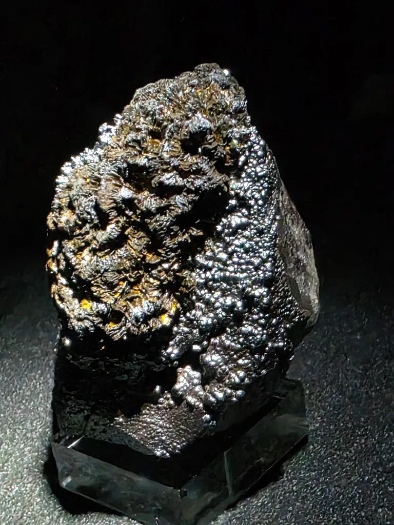 Quartz with goethite coating - image 10