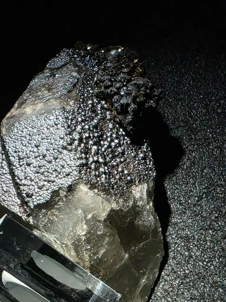 Quartz with goethite coating - image 9