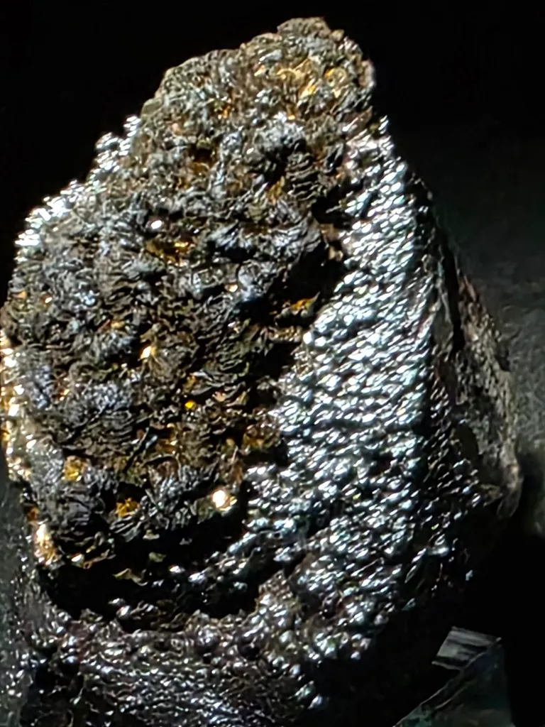 Quartz with goethite coating - image 6