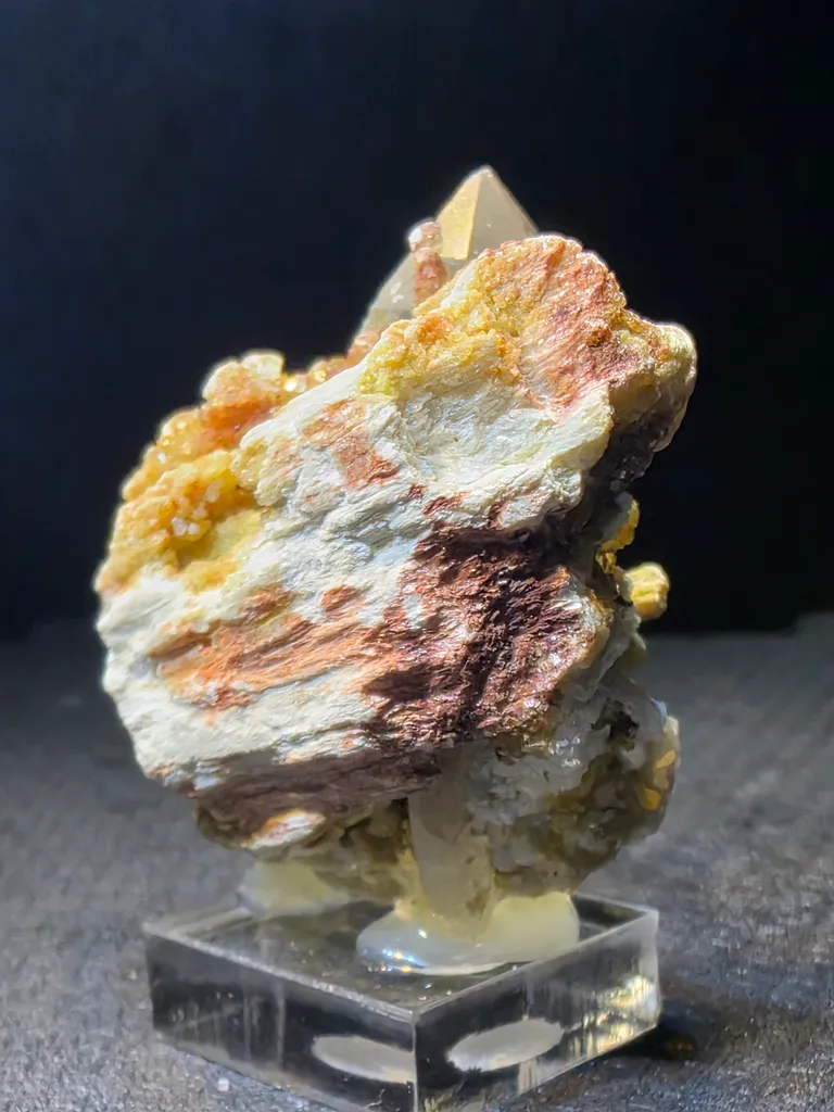 Quartz with golden mica and alurgite  red mica - image 8