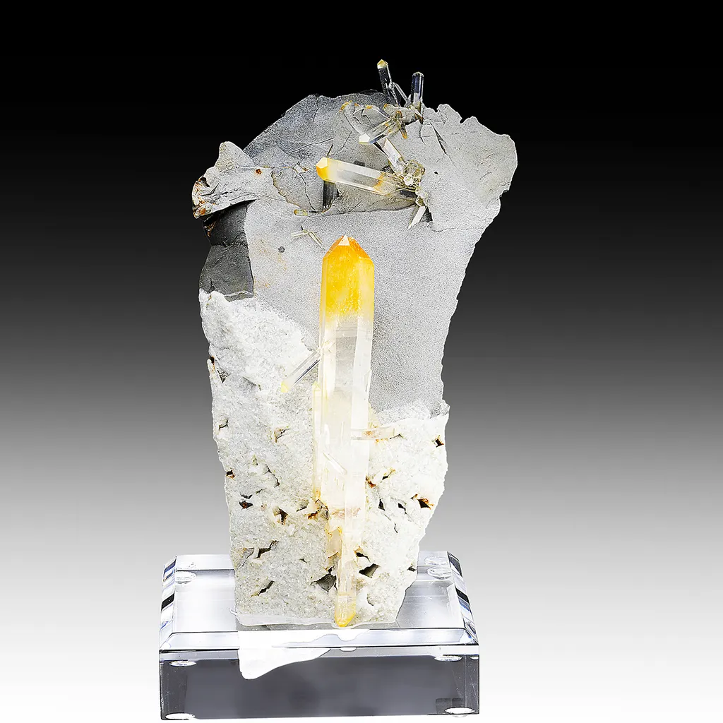 Quartz with Halloysite image