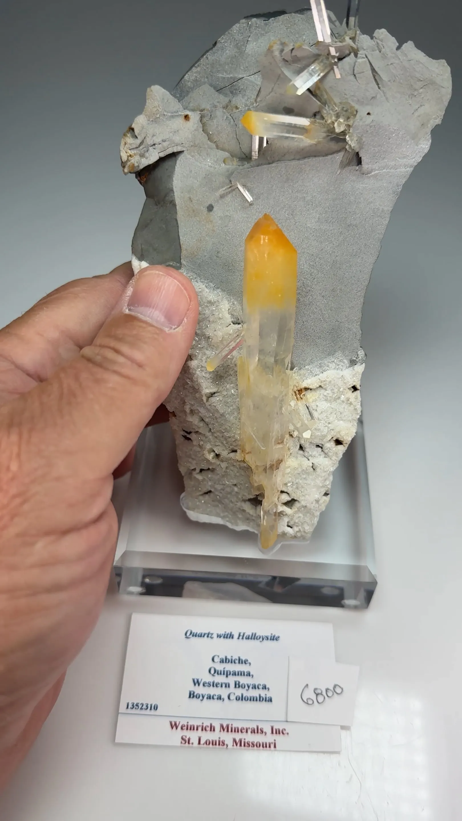 Quartz with Halloysite - image 2