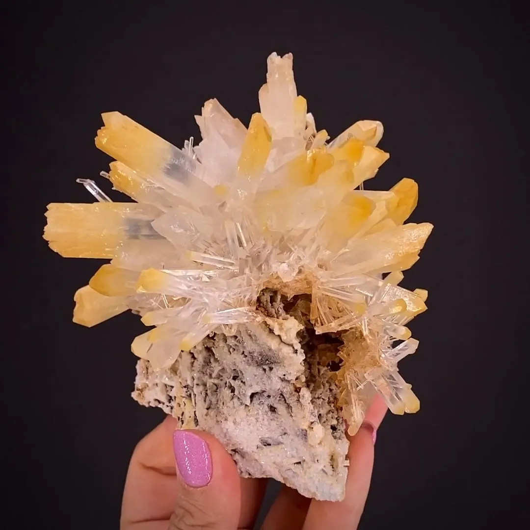 Quartz with Halloysite inclusions - image 1