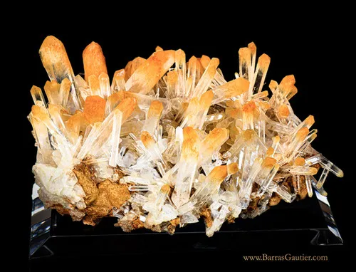 Quartz with Halloysite inclusions image