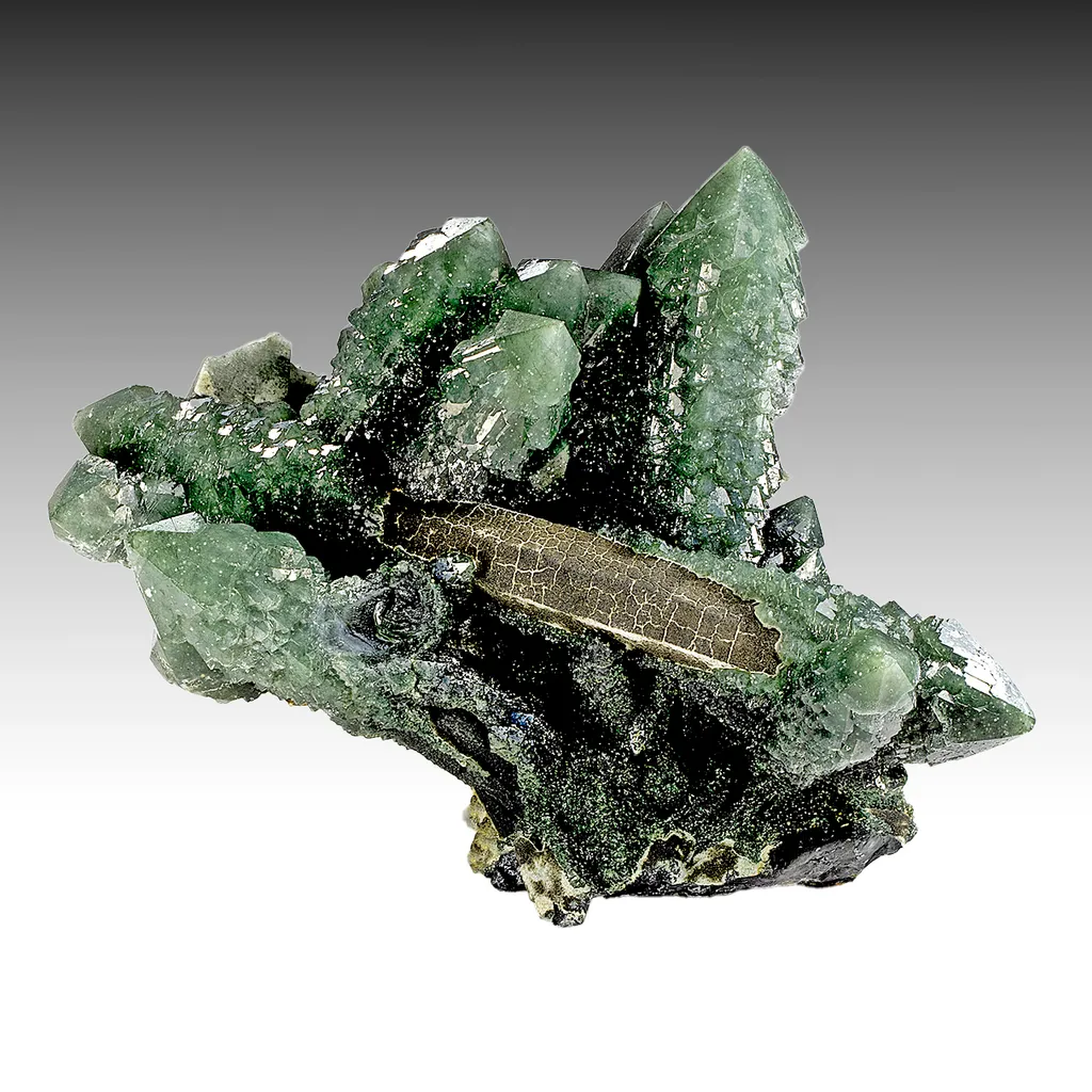 Quartz with Hedenbergite image