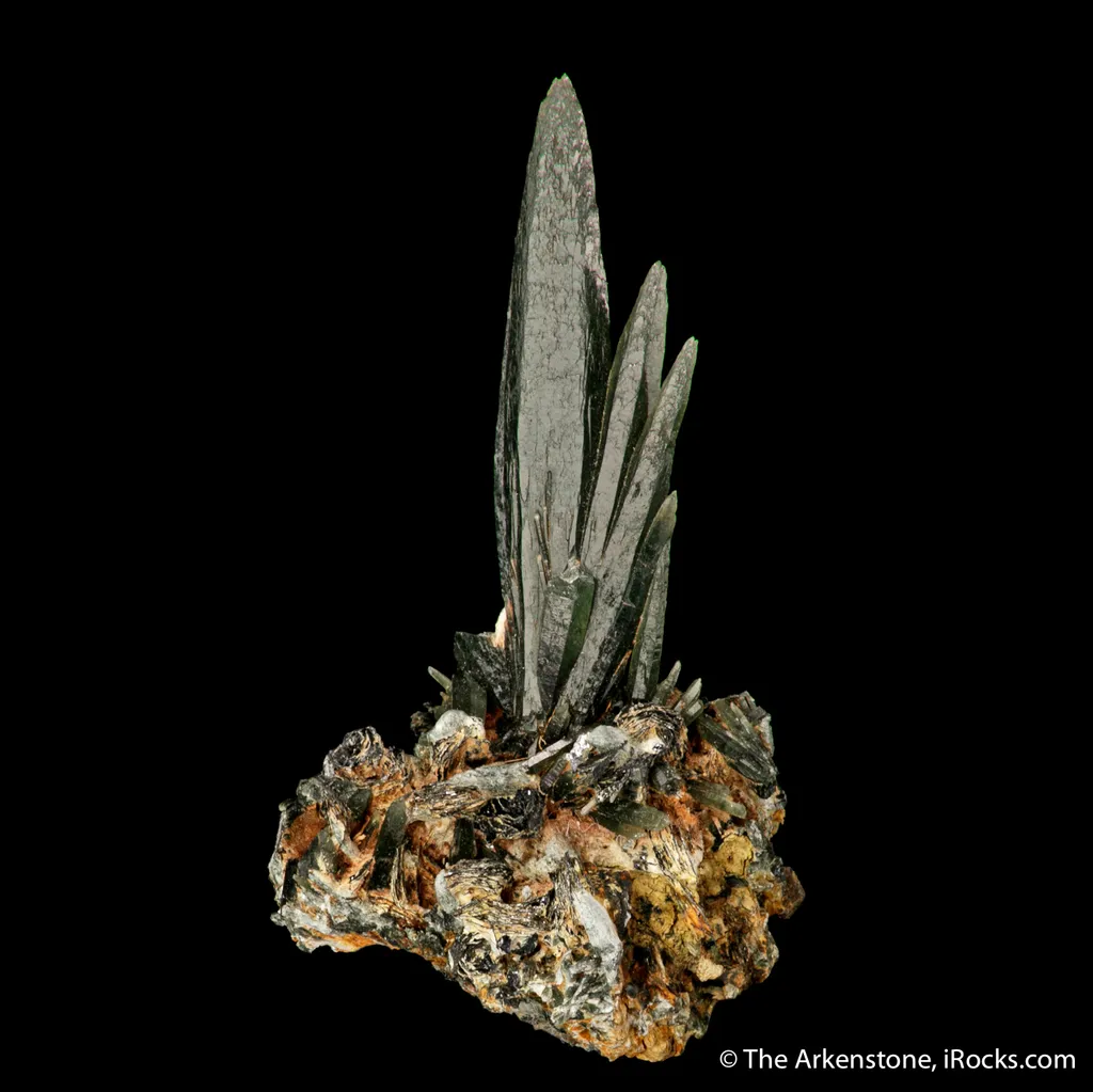 Quartz with Hedenbergite inclusions - image 2