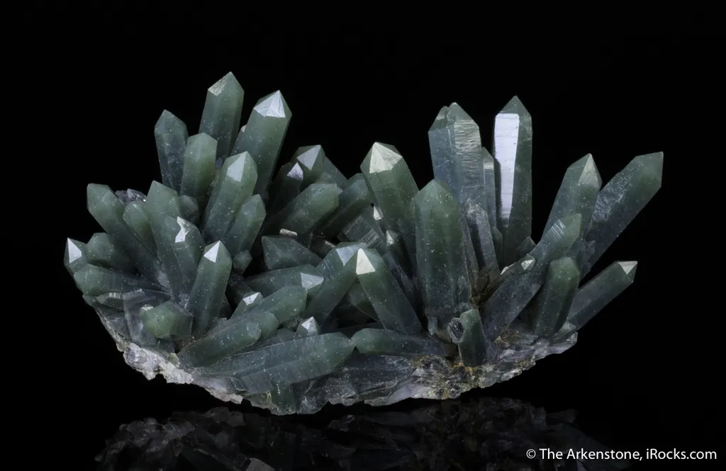 Quartz with Hedenbergite inclusions image