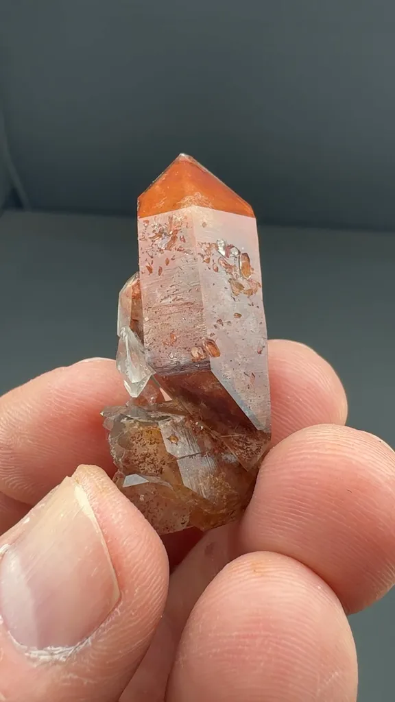 Quartz with Hematite - image 2