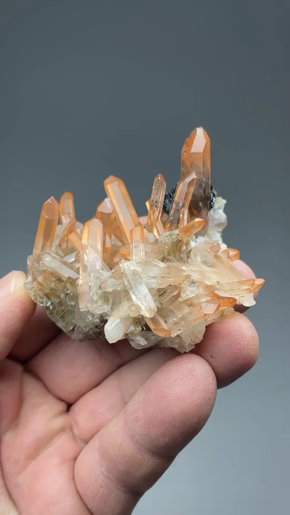 Quartz with Hematite - image 2