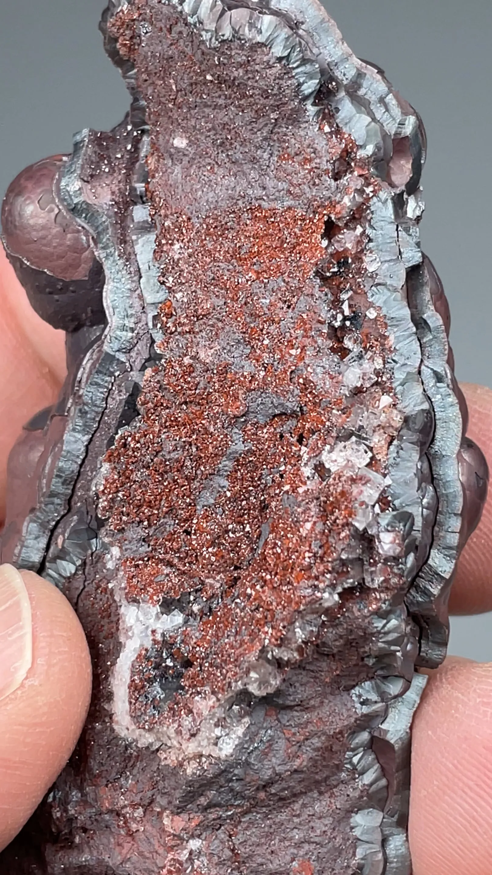 Quartz with Hematite - image 2