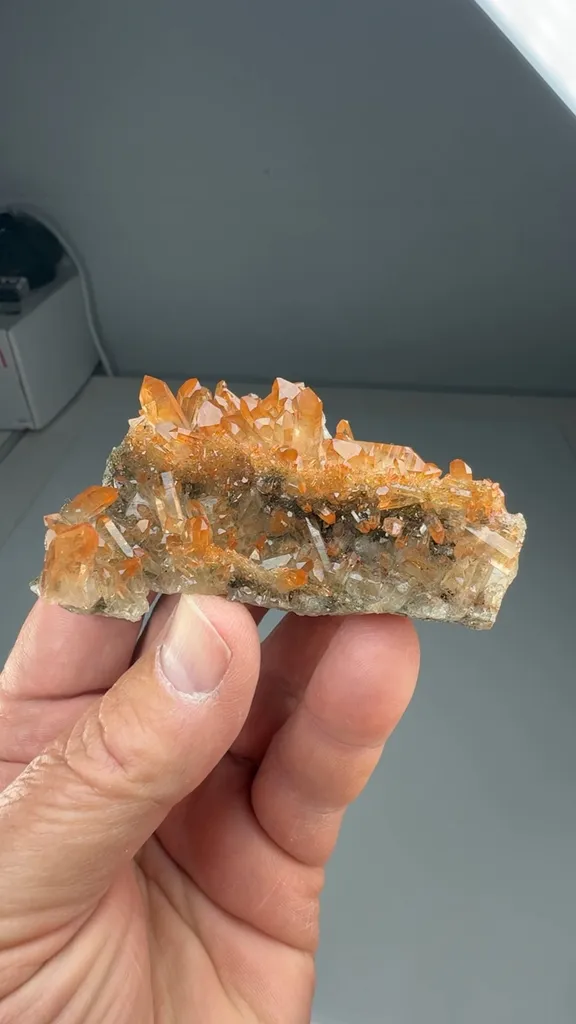 Quartz with Hematite - image 2