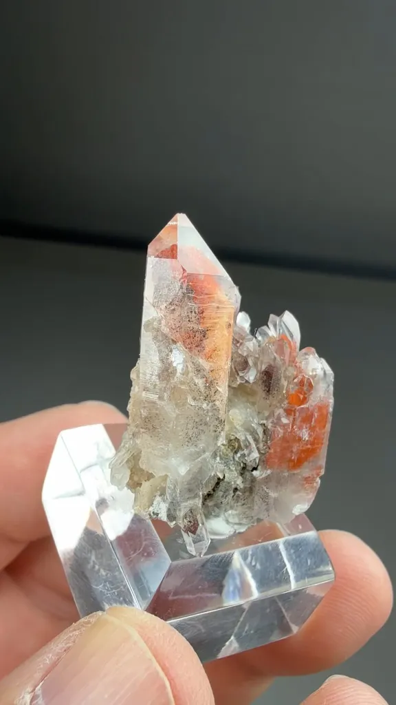 Quartz with Hematite - image 2
