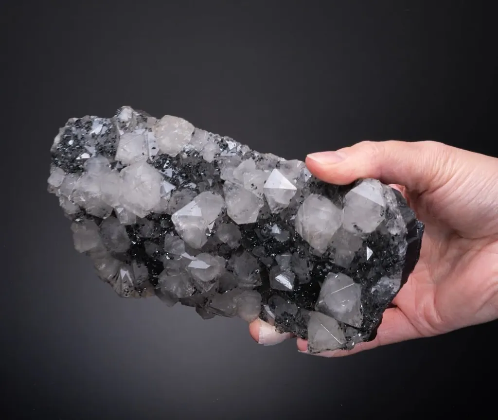 Quartz with Hematite - image 2