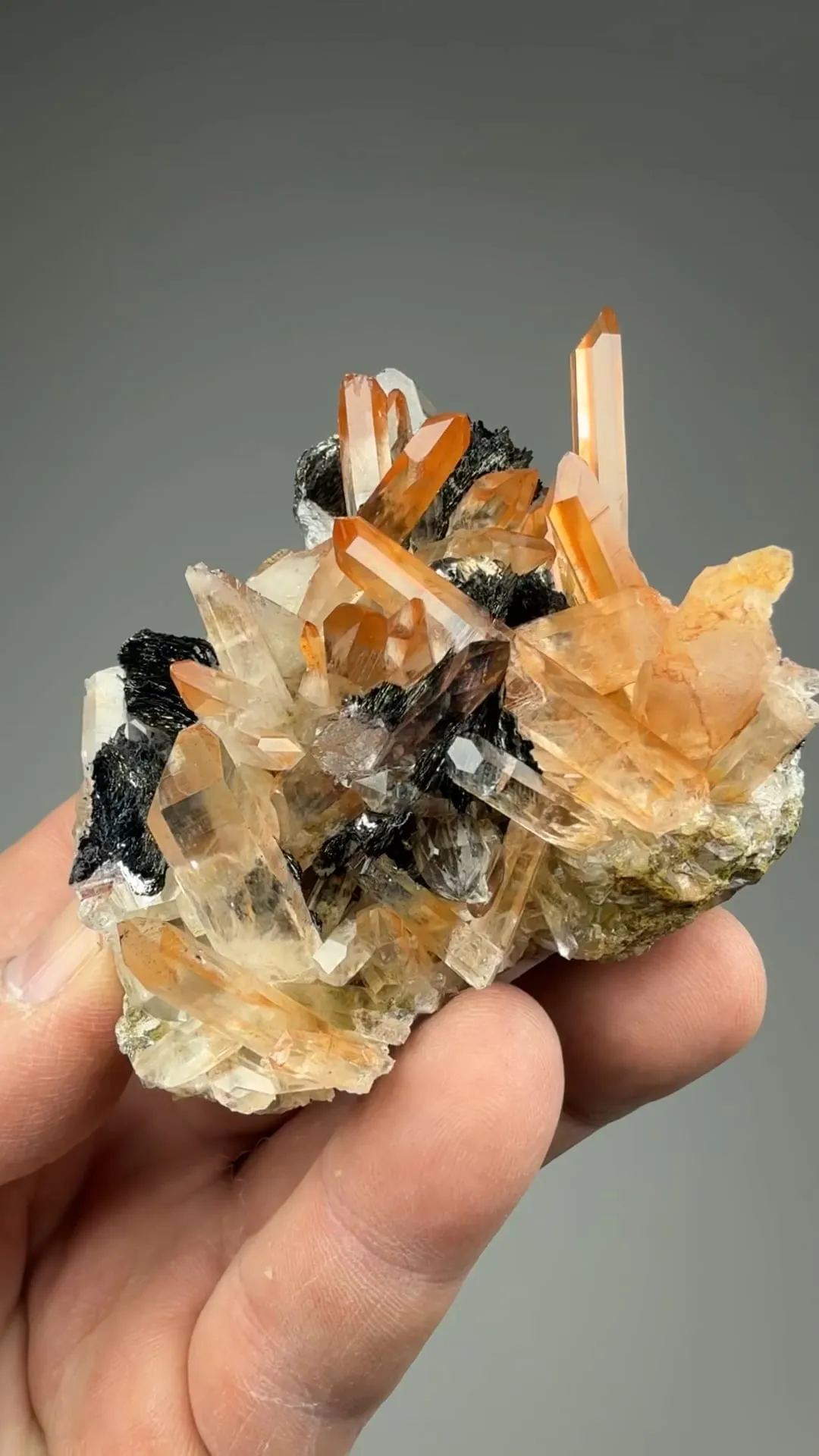Quartz with Hematite - image 2