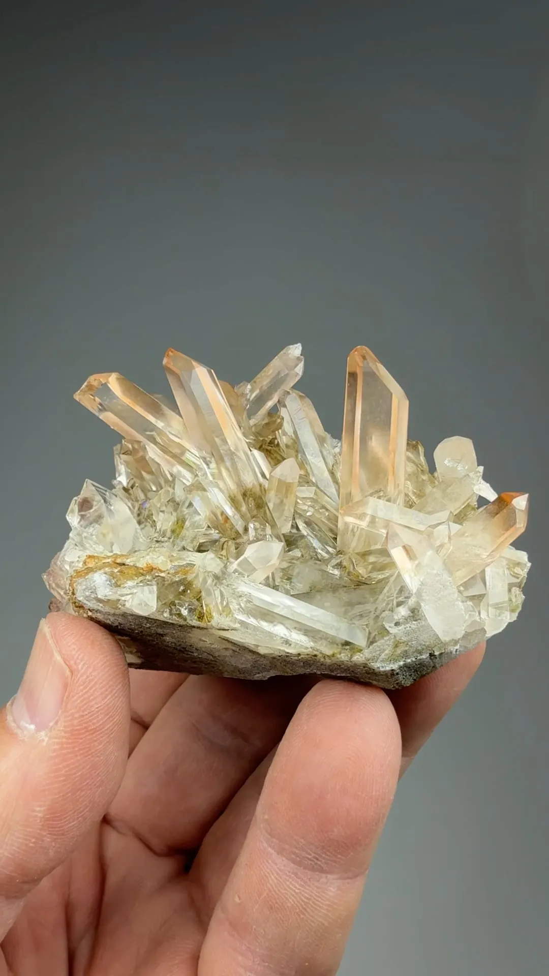 Quartz with Hematite - image 2