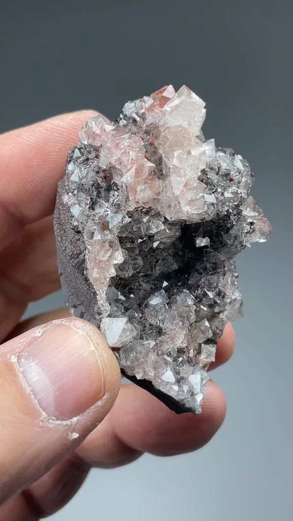 Quartz with Hematite - image 2