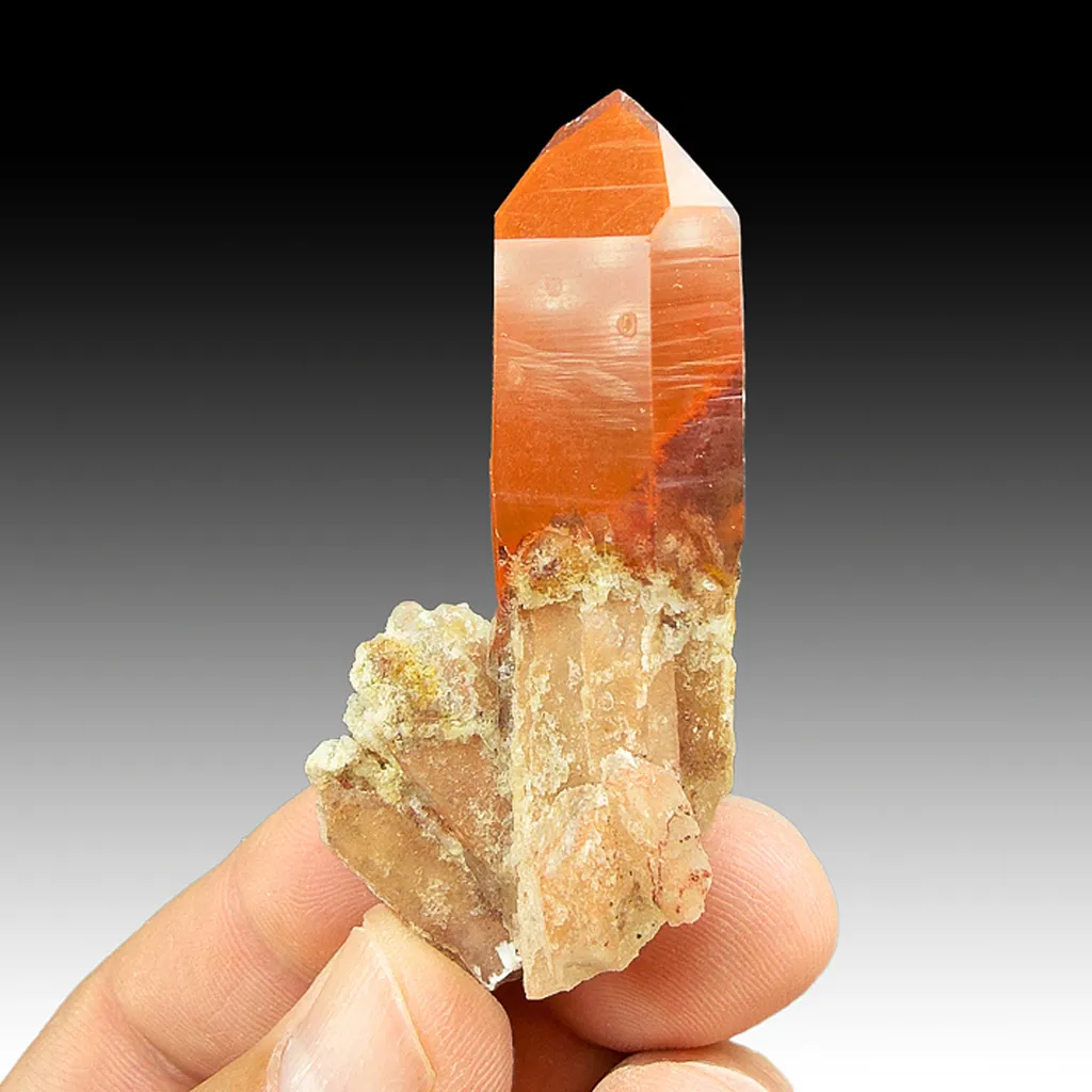 Quartz with Hematite image