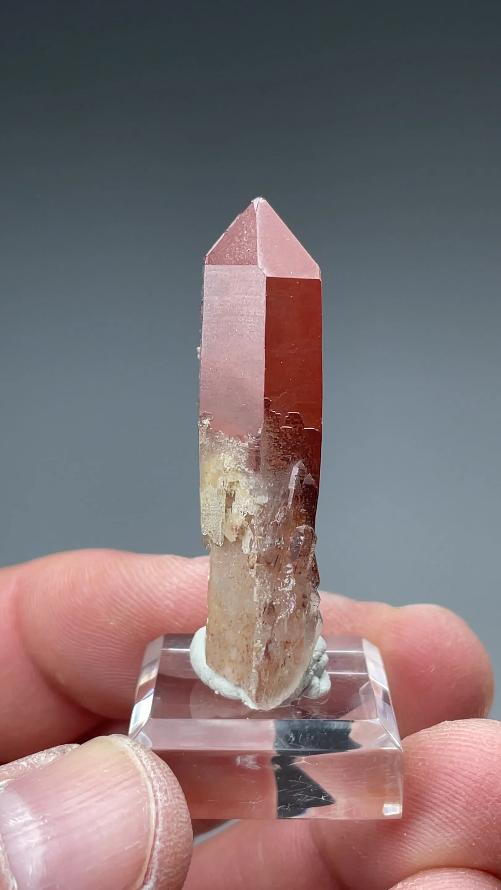 Quartz with Hematite - image 2