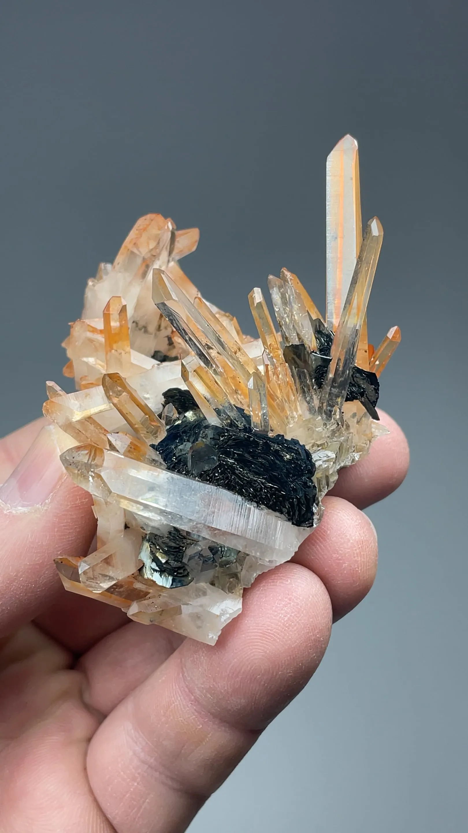 Quartz with Hematite - image 2