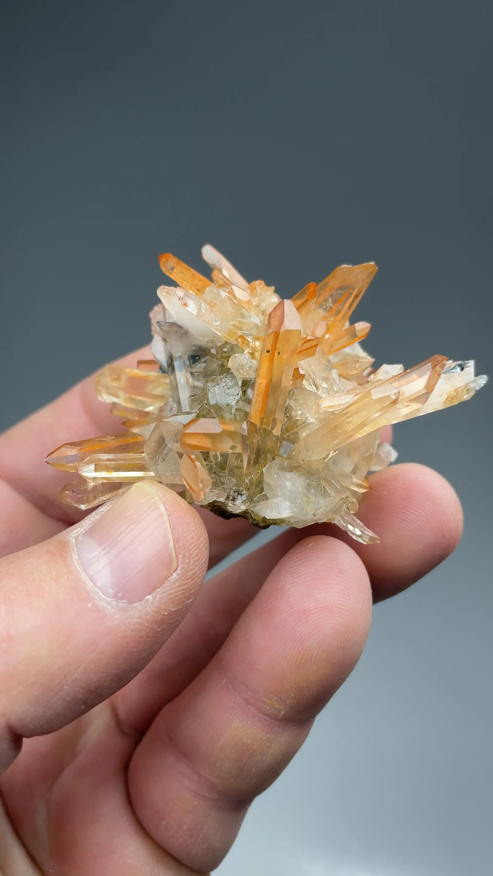 Quartz with Hematite - image 2