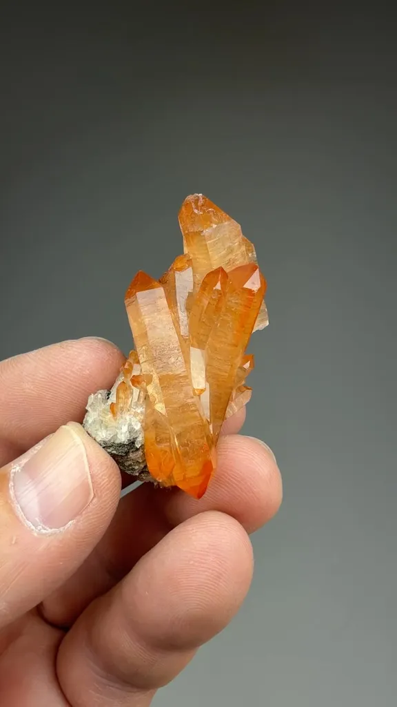 Quartz with Hematite - image 2