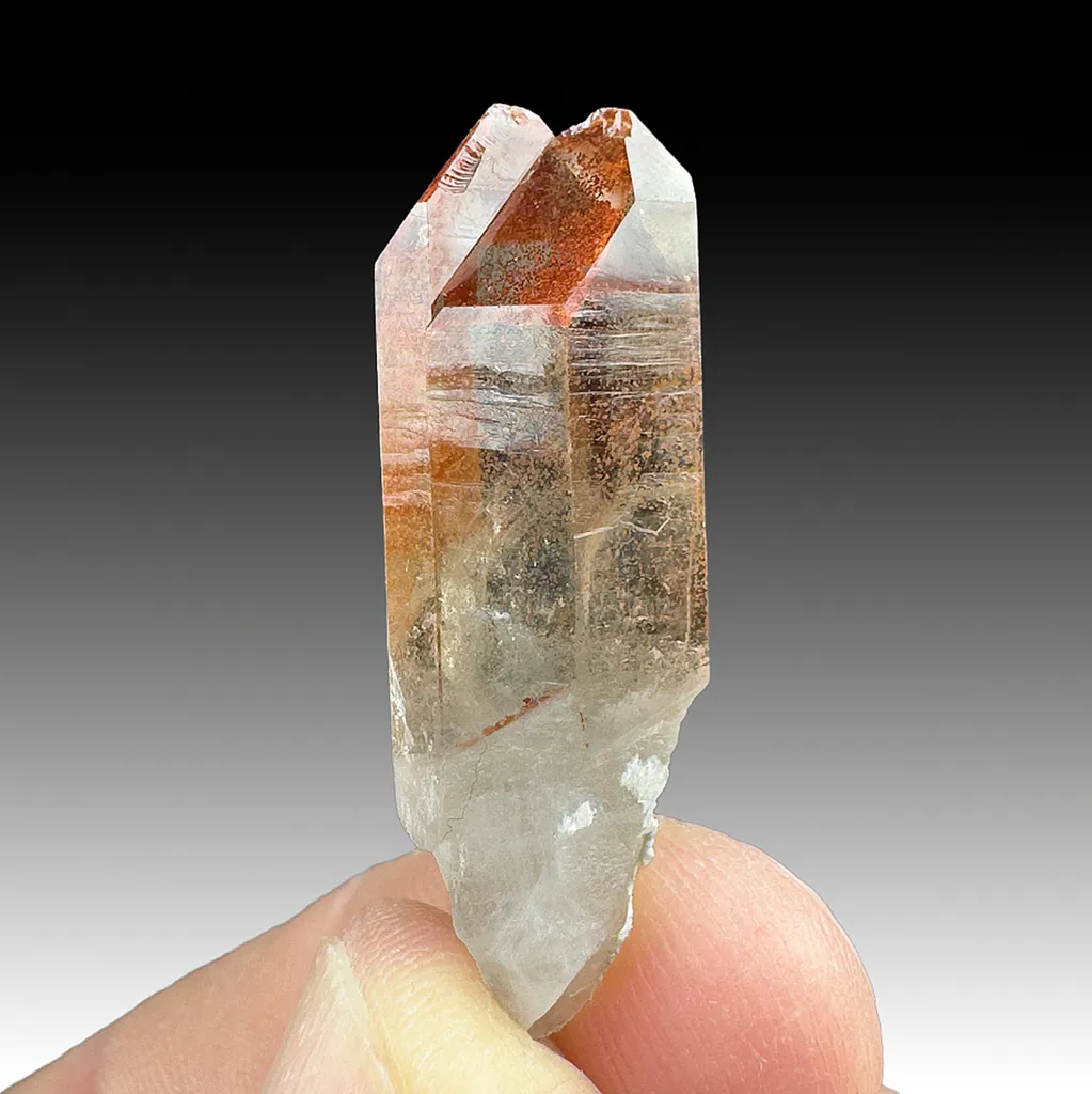 Quartz with Hematite image