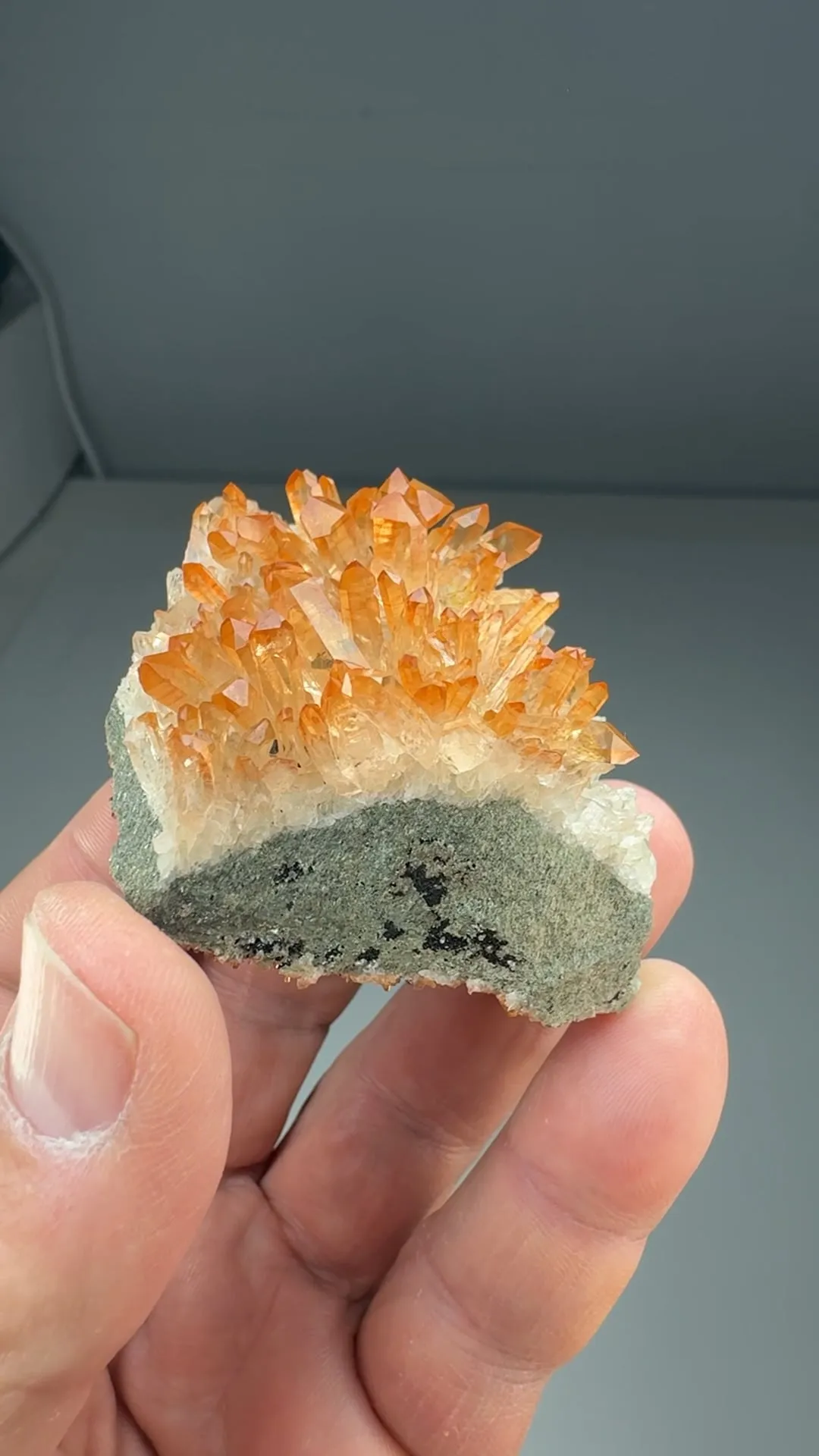 Quartz with Hematite - image 2