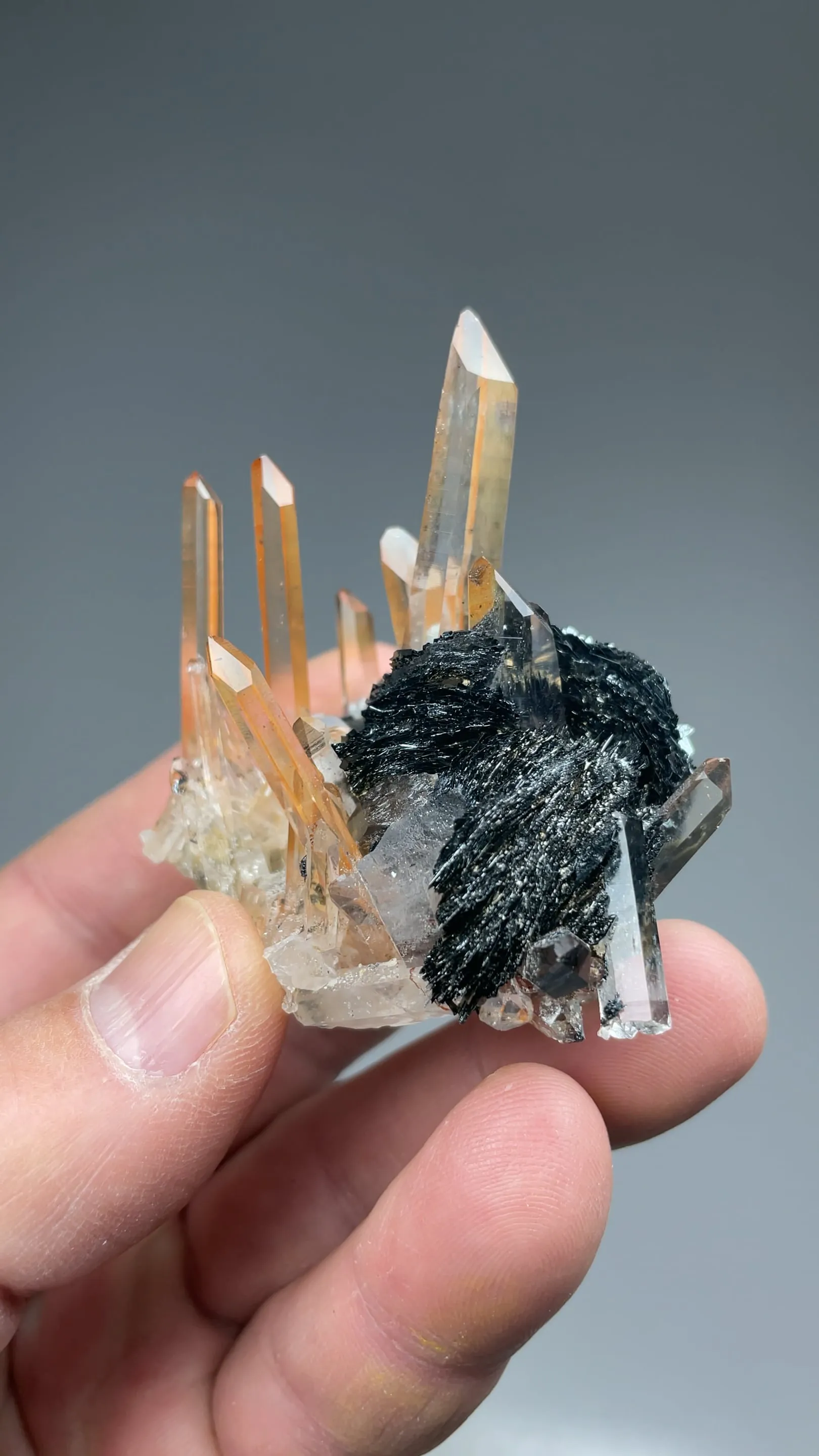 Quartz with Hematite - image 2