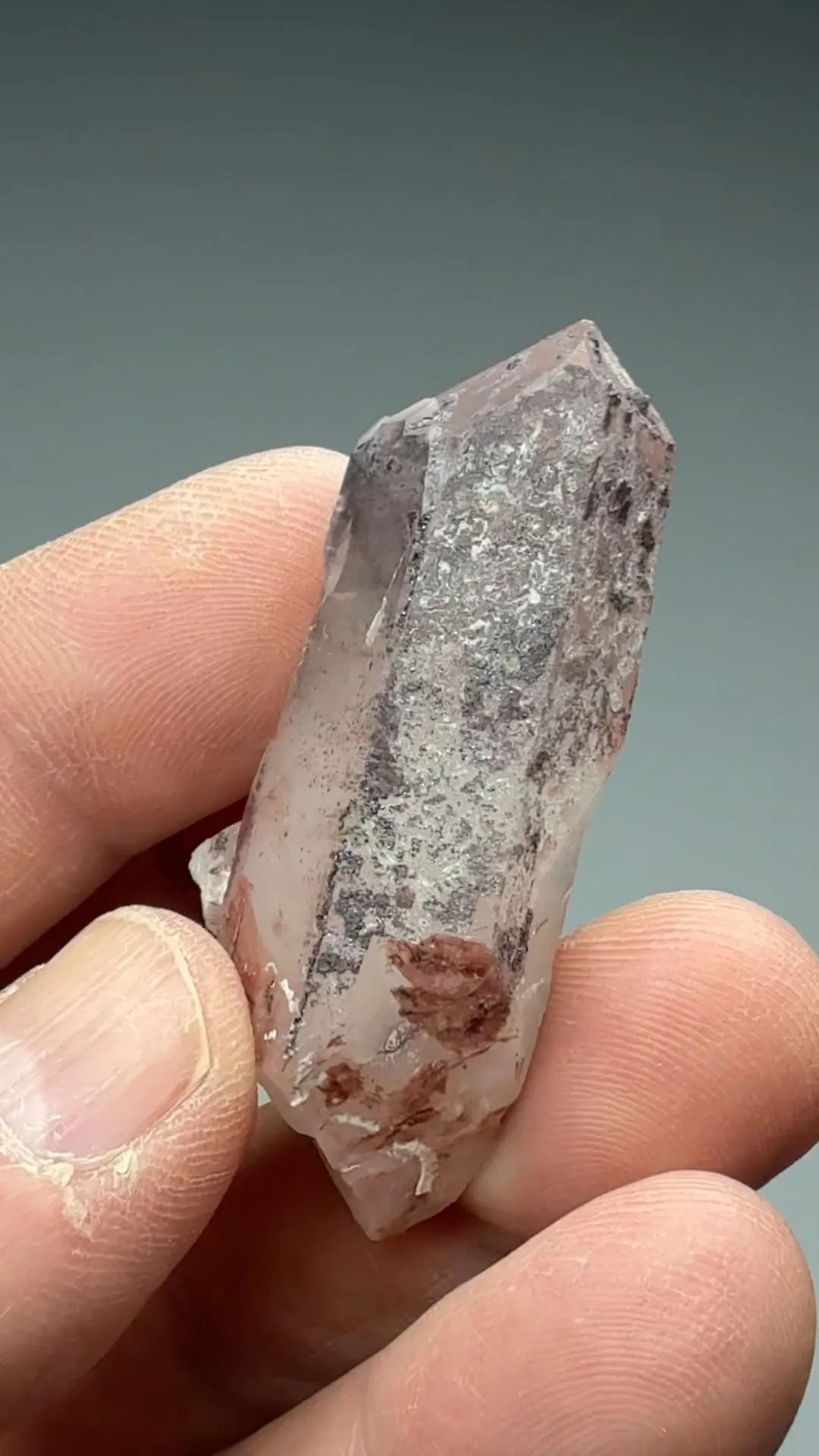 Quartz with Hematite - image 2