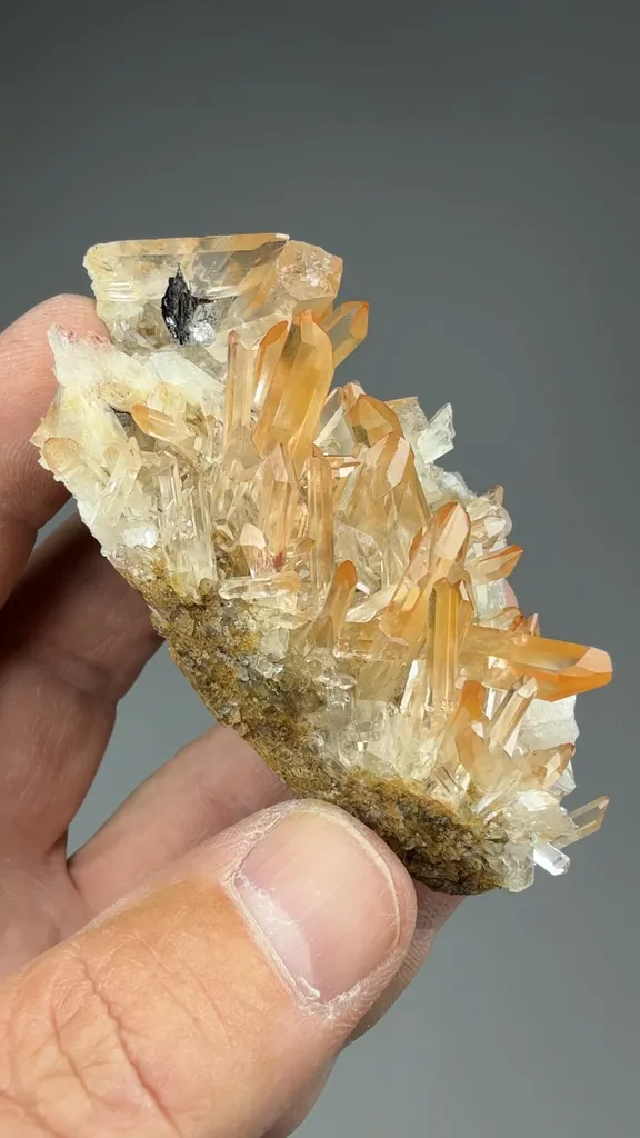 Quartz with Hematite - image 2