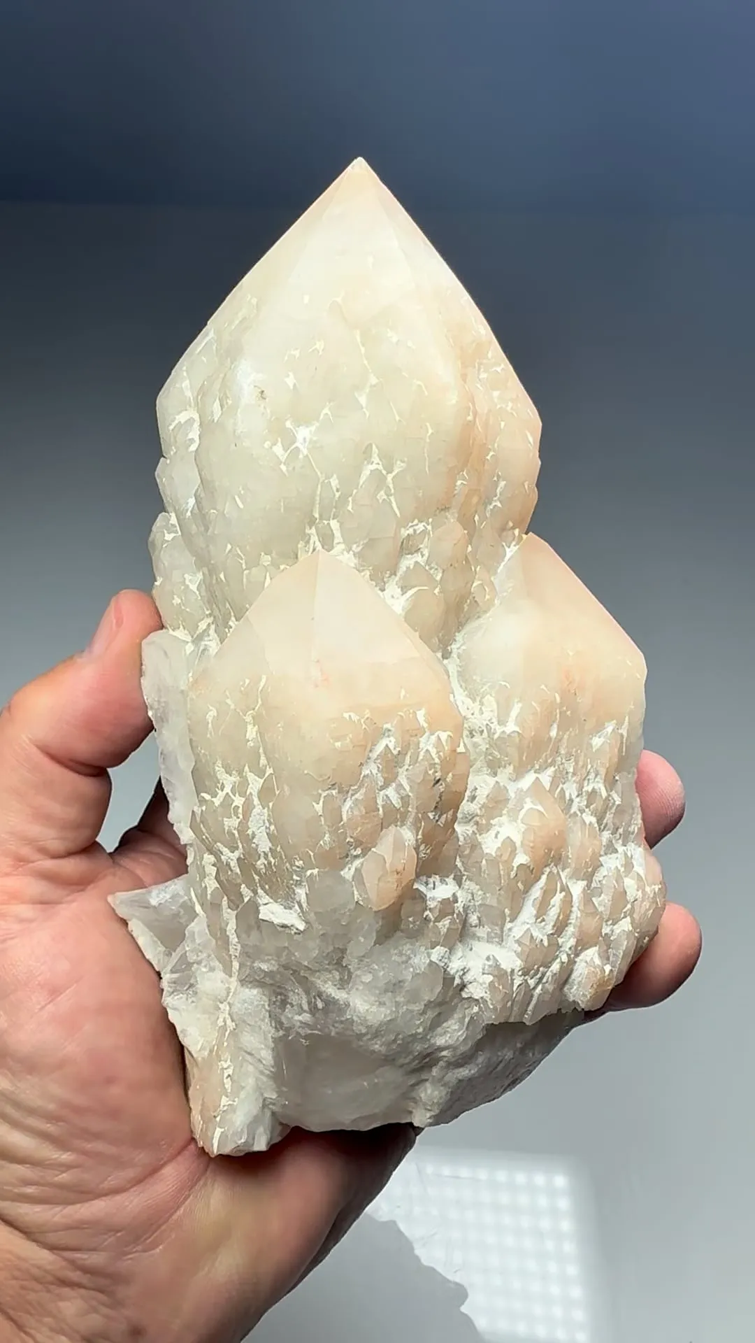 Quartz with Hematite - image 2