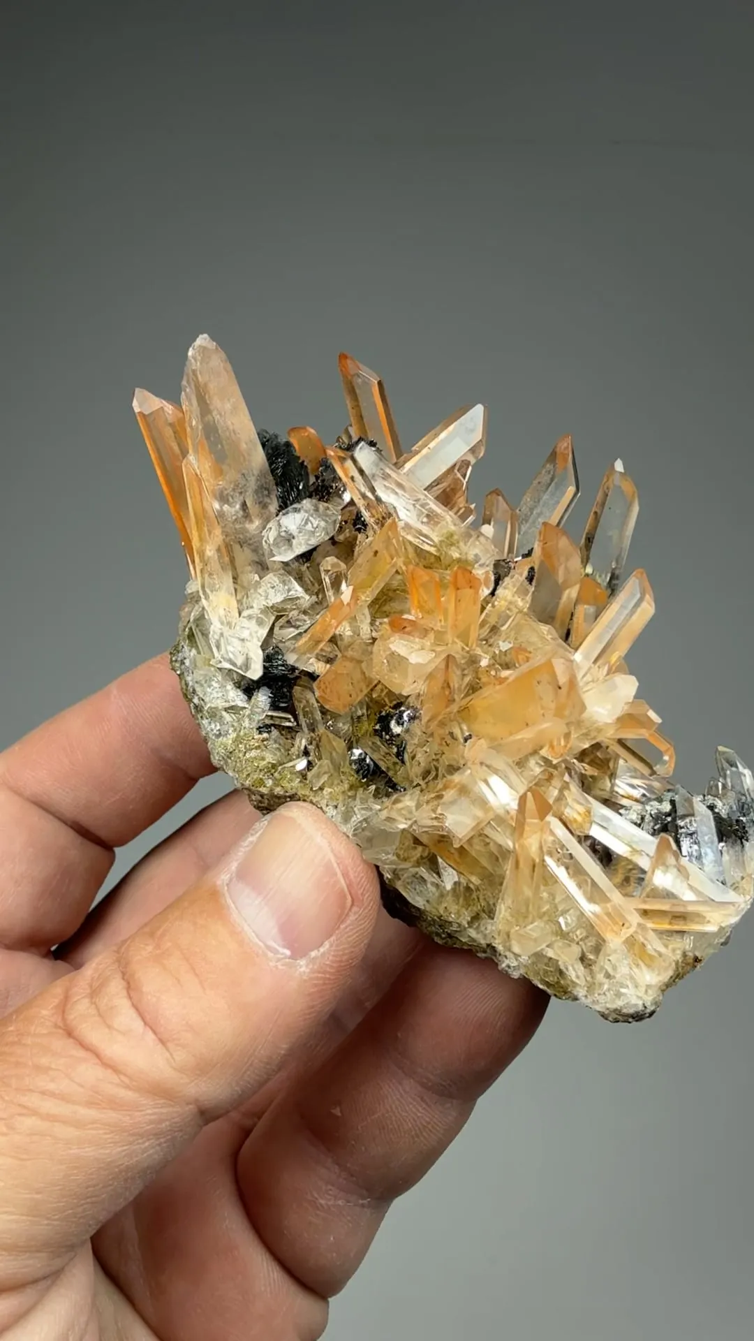 Quartz with Hematite - image 2
