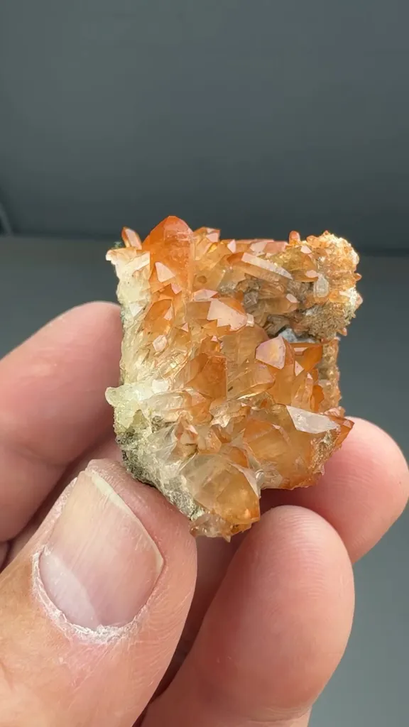 Quartz with Hematite image