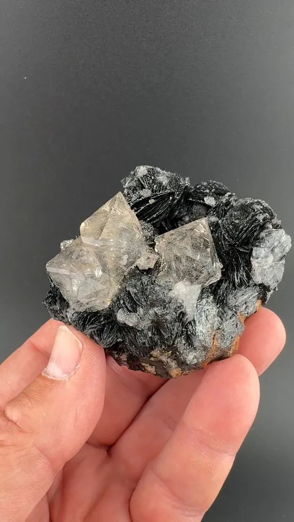 Quartz with Hematite image