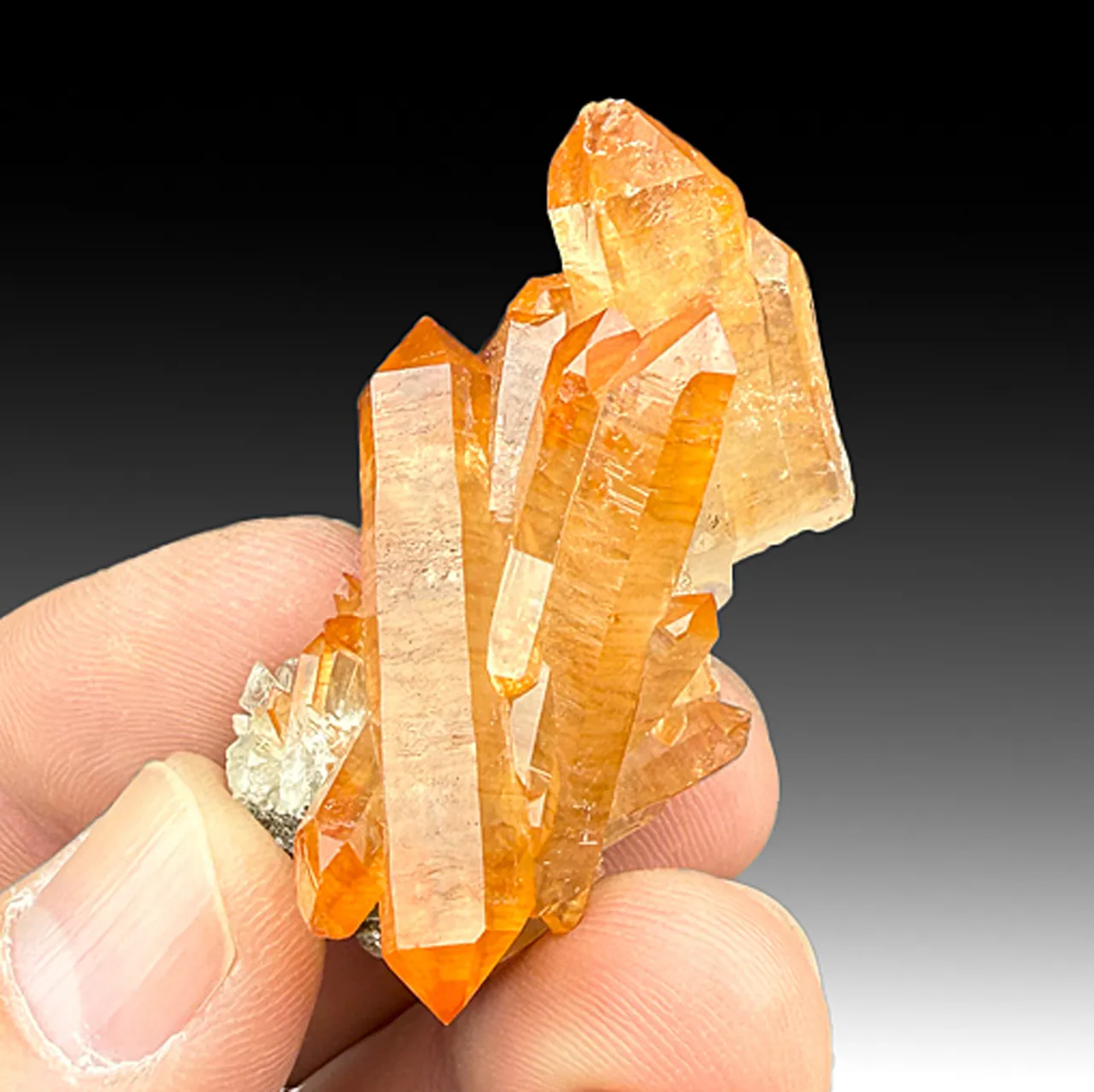 Quartz with Hematite - image 1