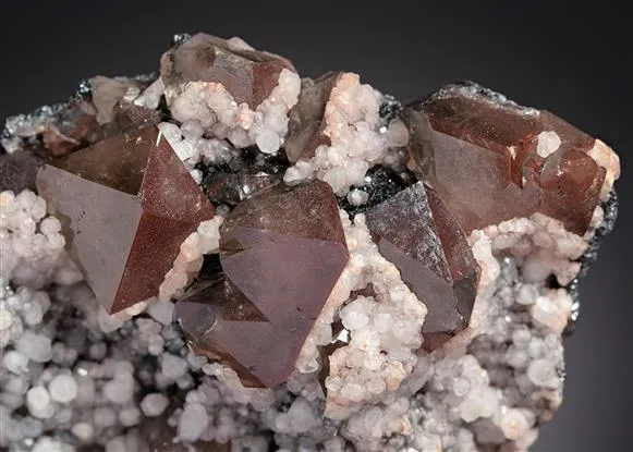 Quartz with Hematite and Calcite image