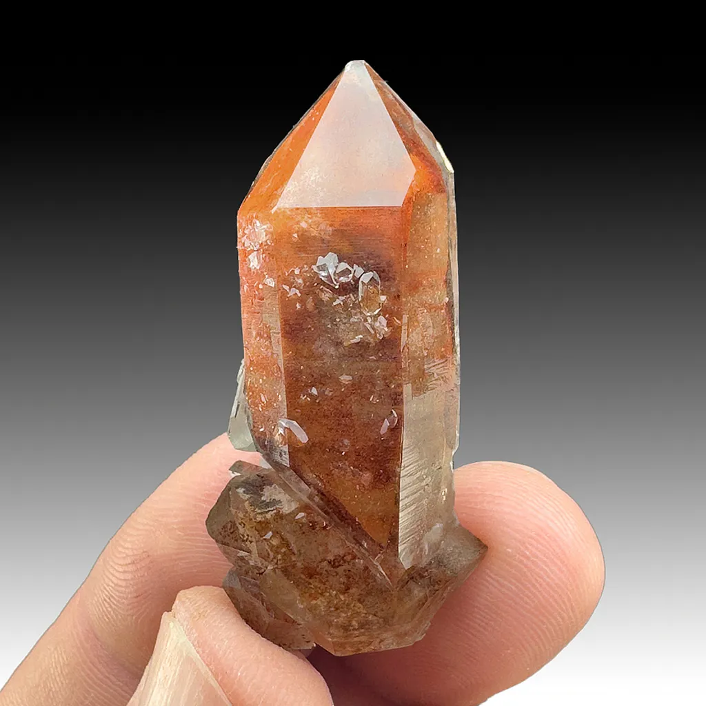 Quartz with Hematite image