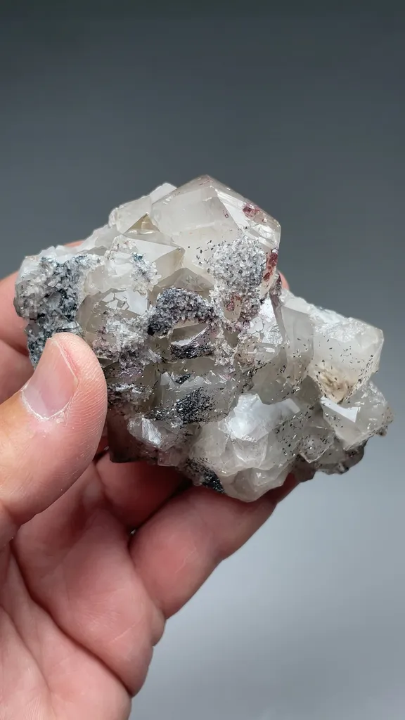 Quartz with Hematite, Calcite - image 2