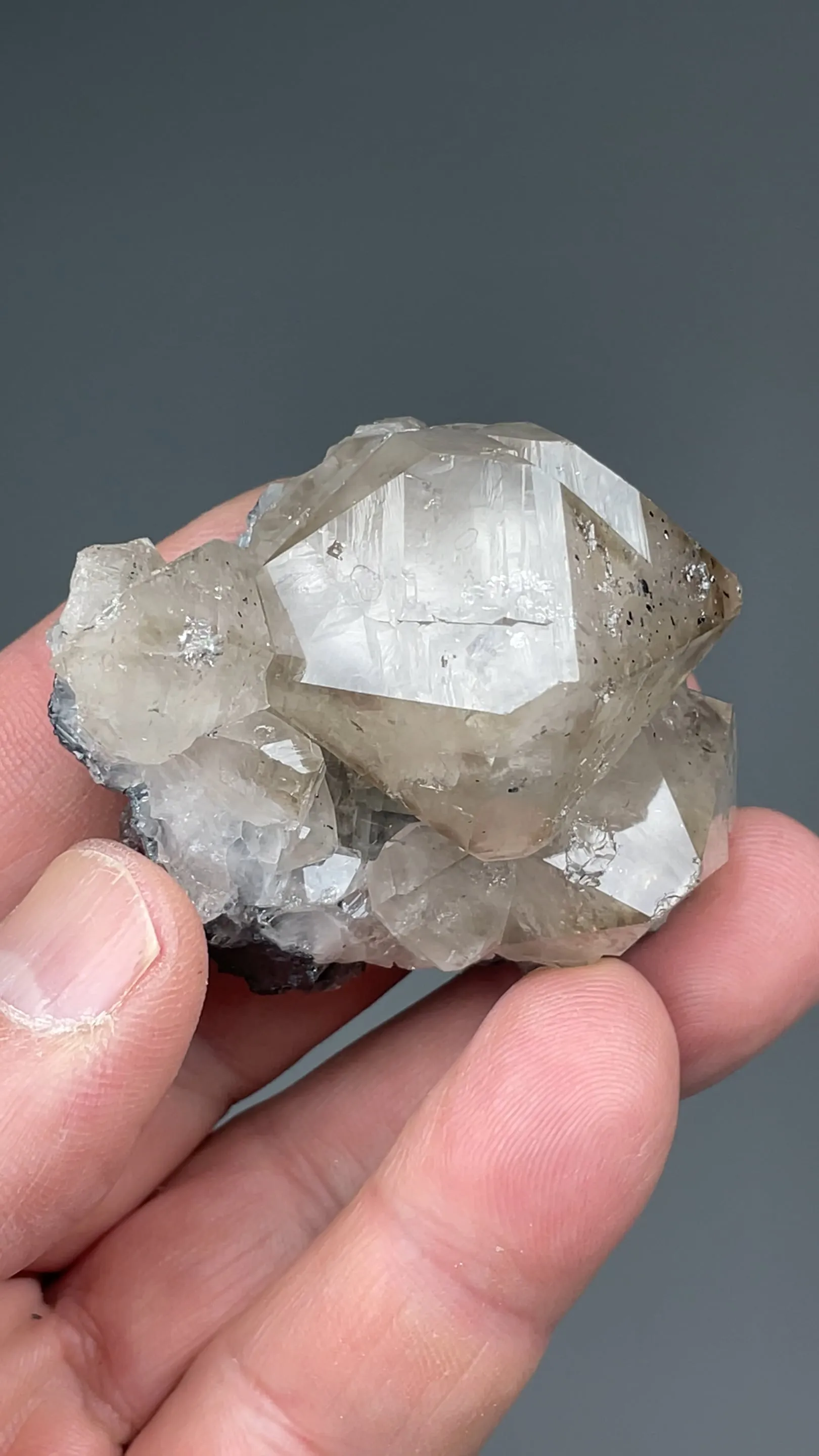 Quartz with Hematite - image 2