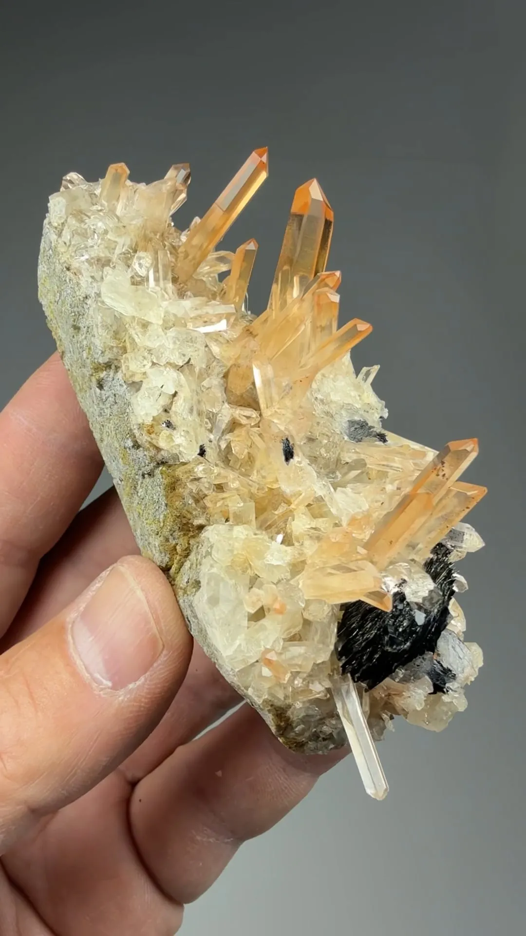 Quartz with Hematite - image 2