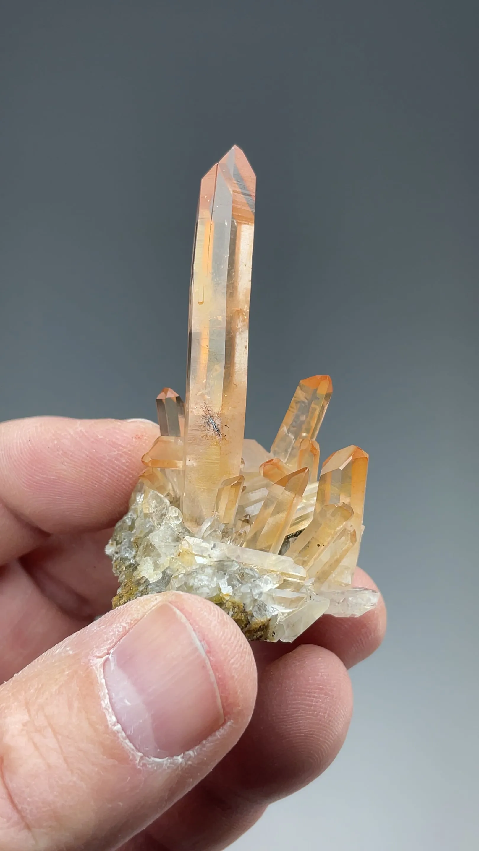 Quartz with Hematite - image 2
