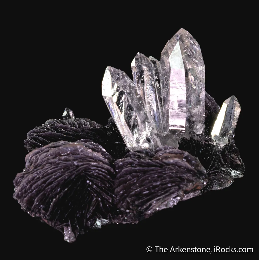 Quartz with Hematite - image 4