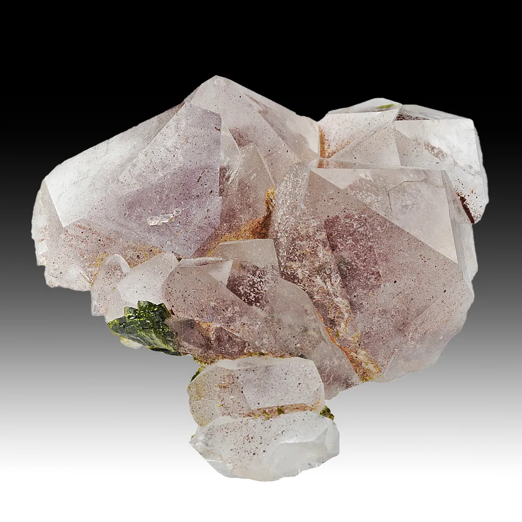 Quartz with Hematite, Epidote inclusions image