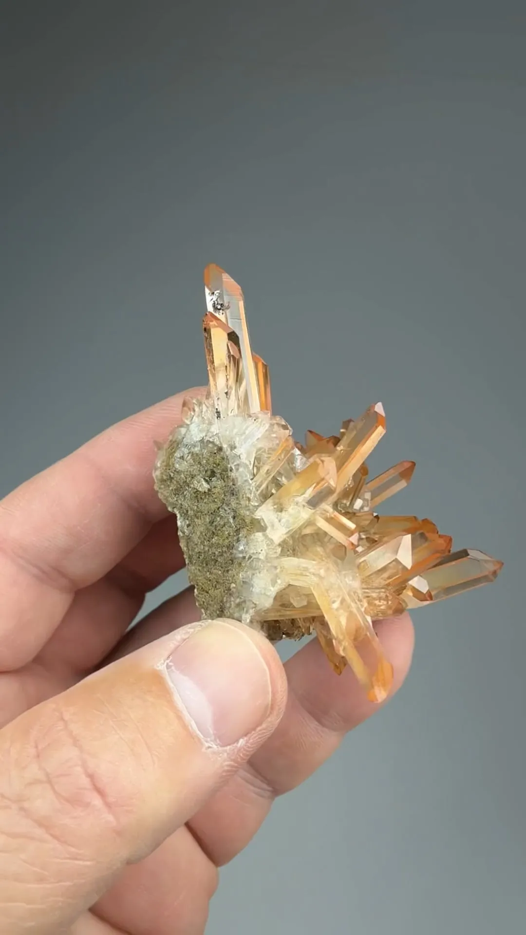 Quartz with Hematite - image 2